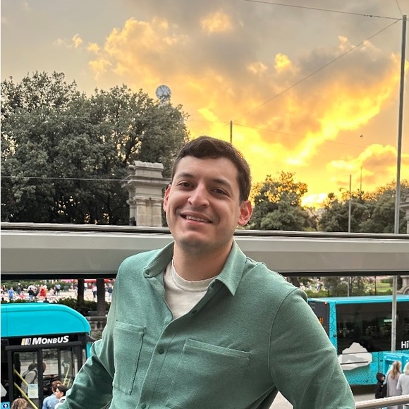 Meet your Posher, Andrew - Picture 2 of 2